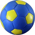 画像2: 【低音サウンドがかわいいミニゴムトイ】ペットスポーツ・ナチュラルフレックス・サッカーボール (2)